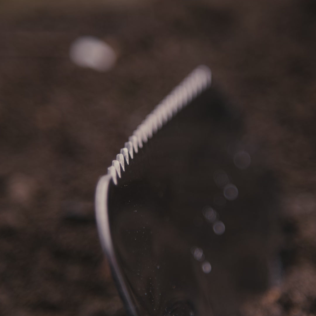 Load video: Roamwild Multi-Digger Hand Trowel