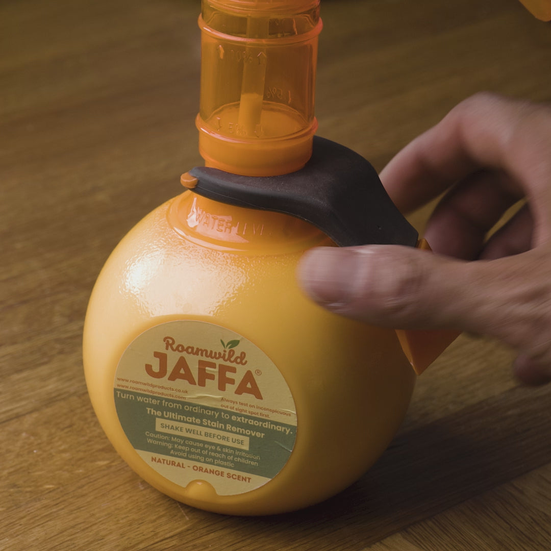 Video laden: Roamwild Jaffa Kit | Der natürliche Fleckenentferner für den Heimgebrauch mit 20 Flaschen: Ein Set reicht für ein Jahr